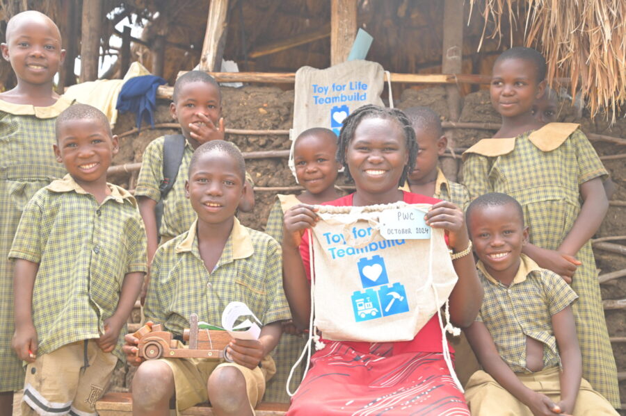 Hope Primary School, Toy for Life distribution, Lightbulb Teams