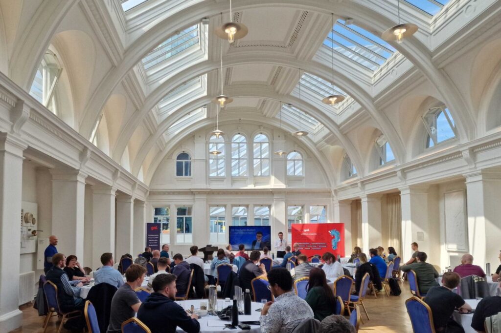 GCD'S Give a Hand team-build | Lightbulb Teams